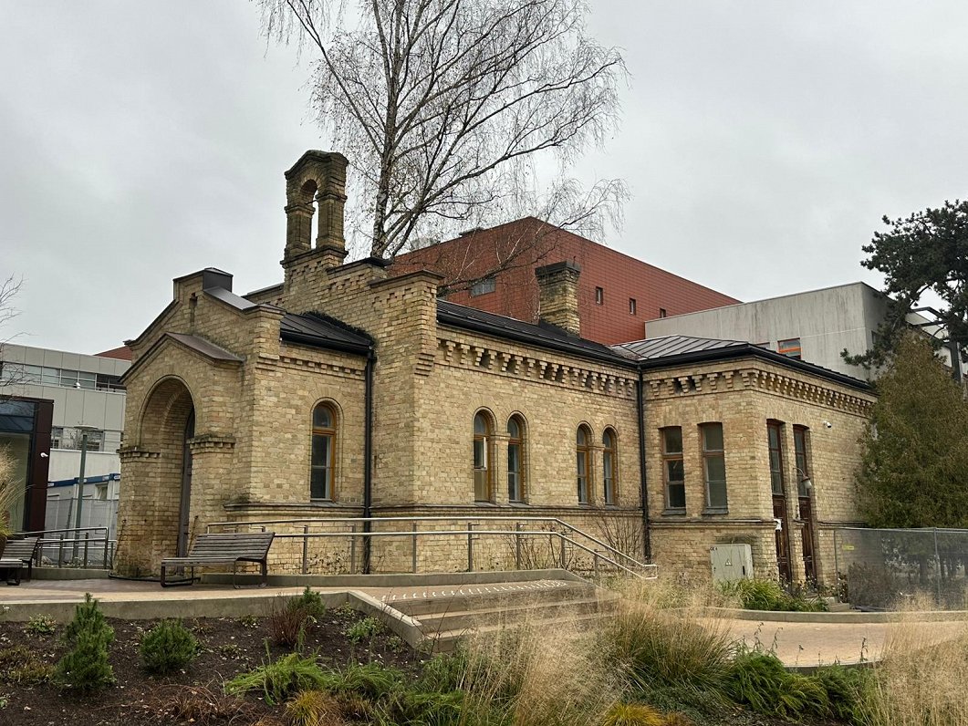 Bērnu klīniskās universitātes slimnīcas vēsturiskā kapelas ēka.
