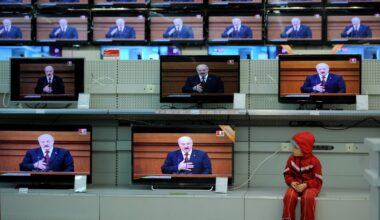 Lukašenko uzstājas TV ēterā, TV veikals Minskā, 2015.gads