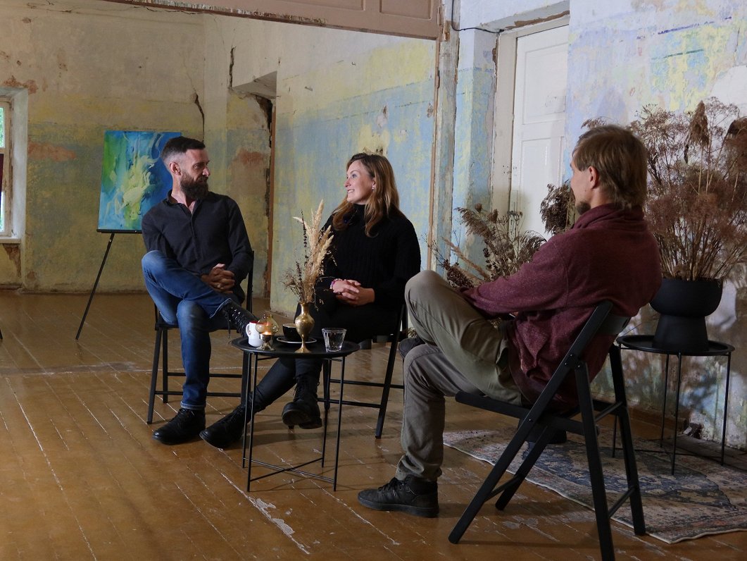 Maija un Džeimijs atjauno senu muižu Ārdavā