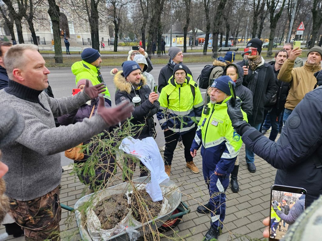Pprotestē pret autoceļu lietošanas nodevu komercauto līdz 3,5 tonnām, 07.12.2025