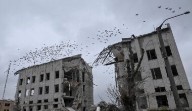 Krievijas iebrucēji pavirzījušies uz priekšu divos virzienos / Raksts