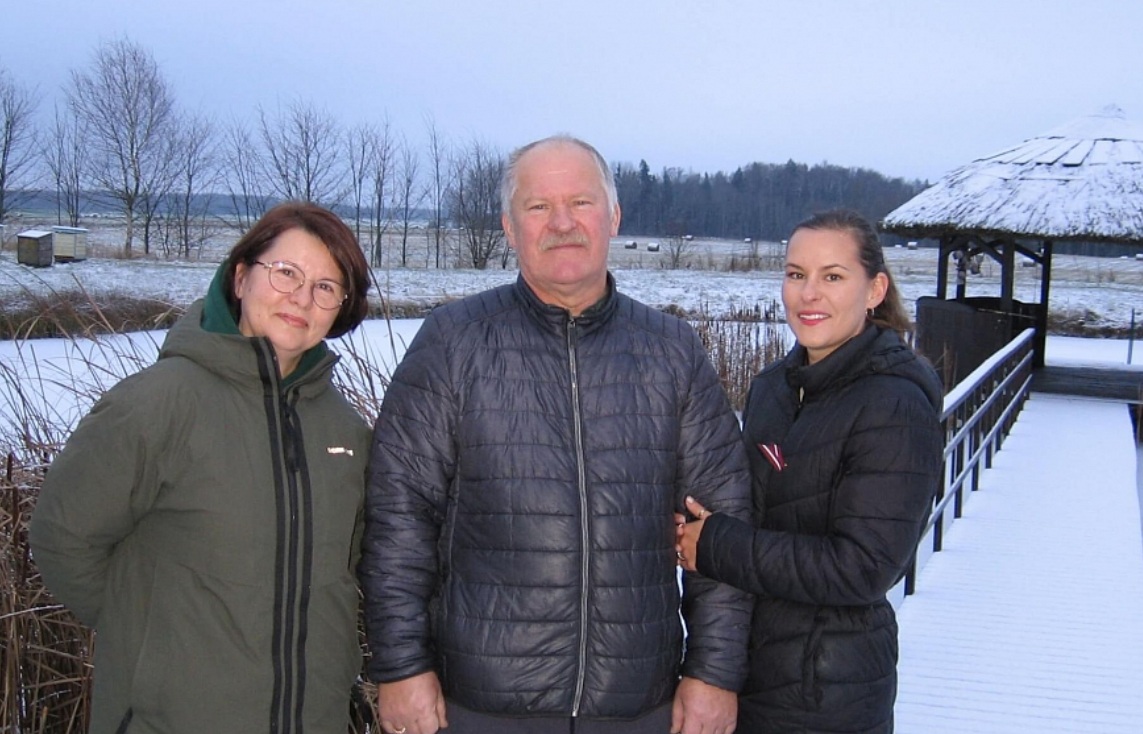 Saimnieko ar vērienu – cep maizi, audzē aitas, vada beķereju un uzņem tūristus. Ciemos pie Purvinsku ģimenes / Raksts