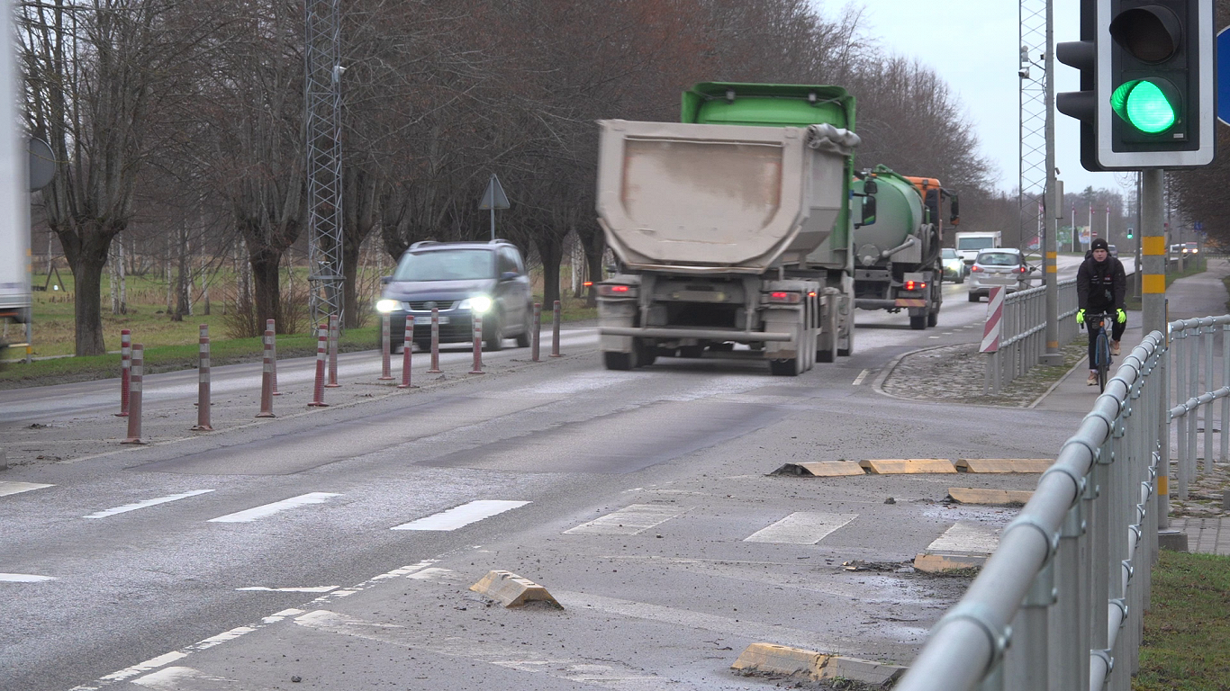 Dobeles novadā aiztur 3,18 promiļu reibumā braucošu kravas mašīnas vadītāju / Raksts