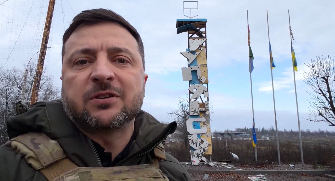 Ukrainas prezidents Volodimirs Zelenskis pie Kupjanskas robežzīmes