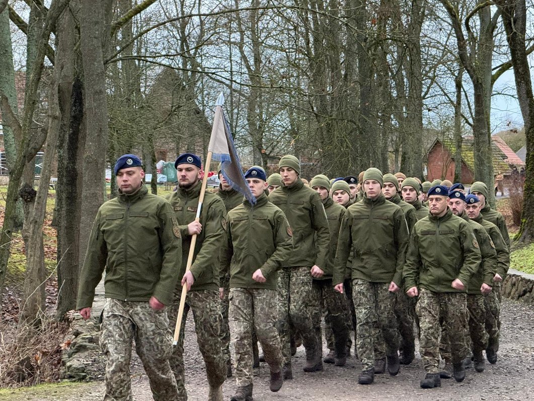 Valsts aizsardzības dienestu Gaisa spēkos absolvē ap 50 brīvprātīgo