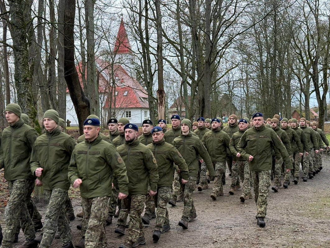 Valsts aizsardzības dienestu Gaisa spēkos absolvē ap 50 brīvprātīgo