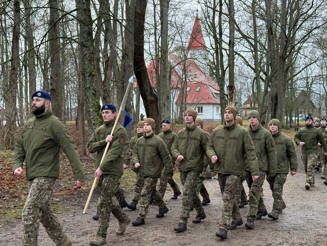 Valsts aizsardzības dienestu Gaisa spēkos absolvē ap 50 brīvprātīgo