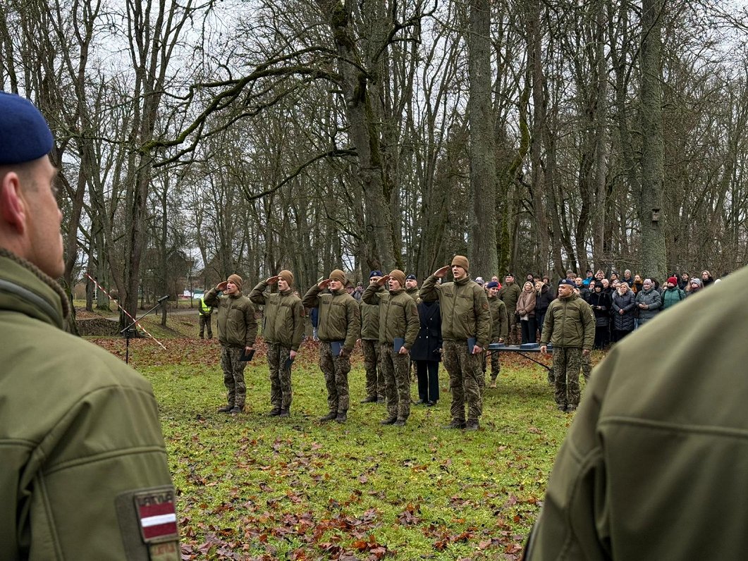 Valsts aizsardzības dienestu Gaisa spēkos absolvē ap 50 brīvprātīgo
