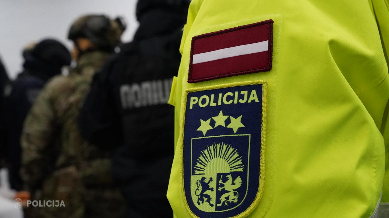 Policija atklāj Ukrainā bāzētu telefonkrāpnieku tīklu; aizturēti 12 Latvijas pilsoņi