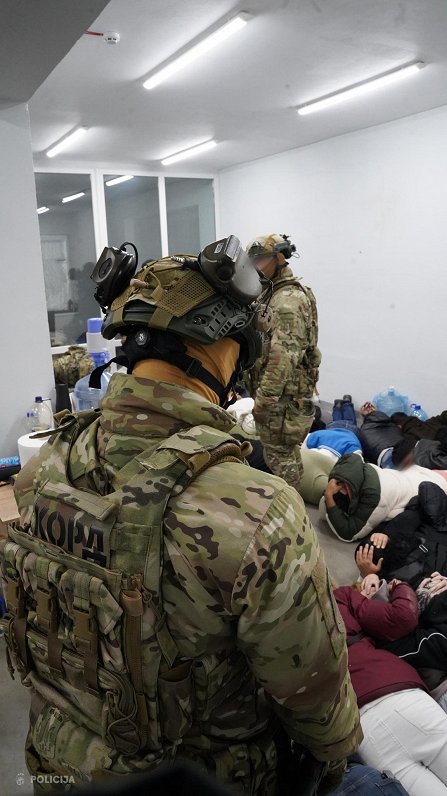 Policija atklāj Ukrainā bāzētu telefonkrāpnieku tīklu; aizturēti 12 Latvijas pilsoņi