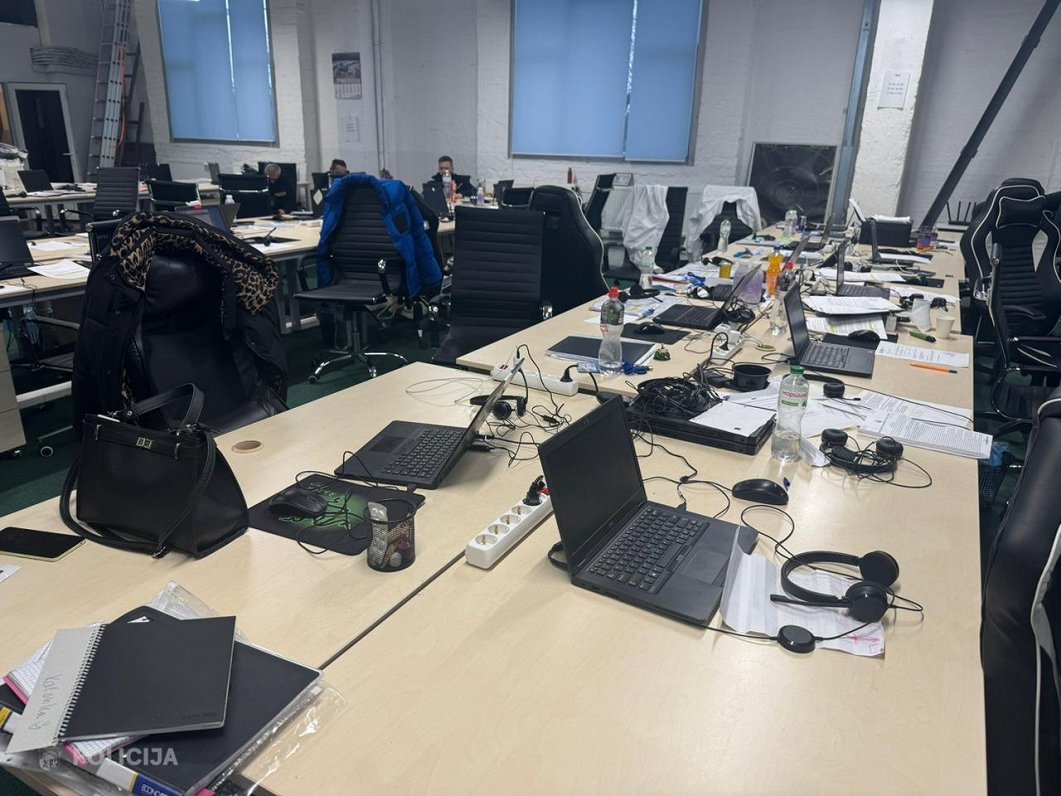 Policija atklāj Ukrainā bāzētu telefonkrāpnieku tīklu; aizturēti 12 Latvijas pilsoņi