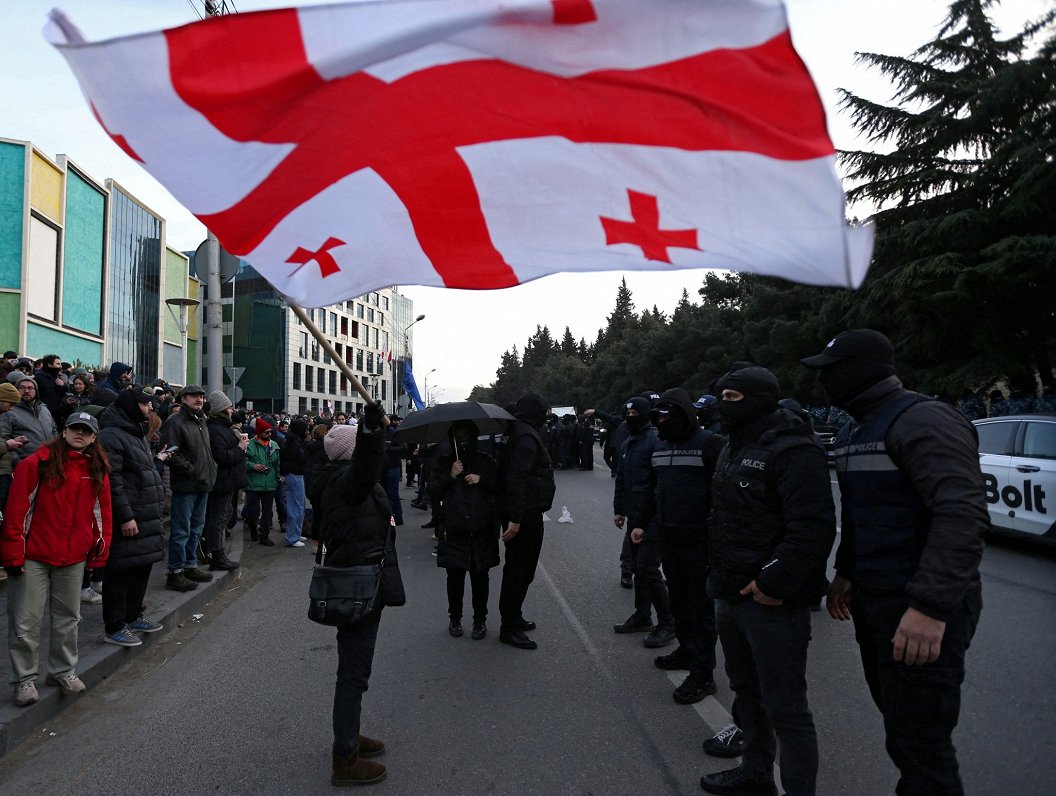 Ārvalstīs dzīvojoši Gruzijas pilsoņi turpmāk varēs balsot tikai savā valstī / Raksts