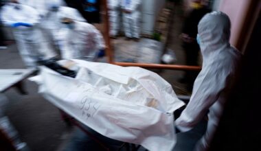 Ukrainas armijas karavīru mirstīgo atlieku pārve&scaron;ana mājās