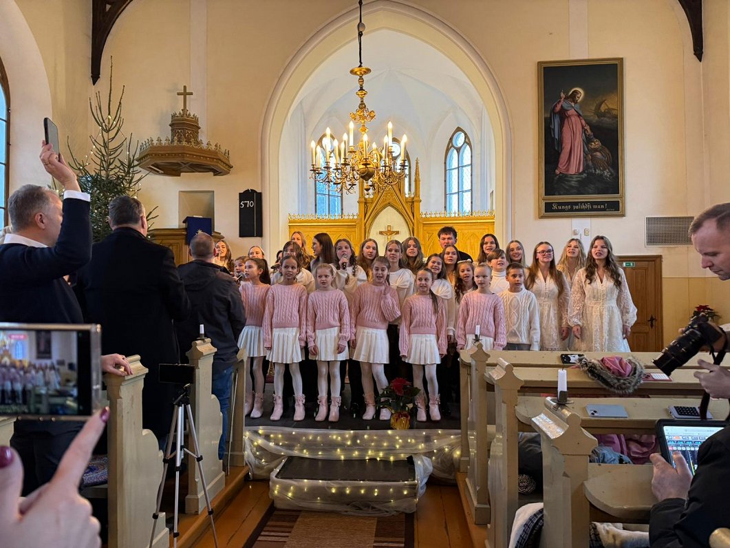 Labdarības koncertā vāc līdzekļus SOS bērnu ciematiem / Raksts