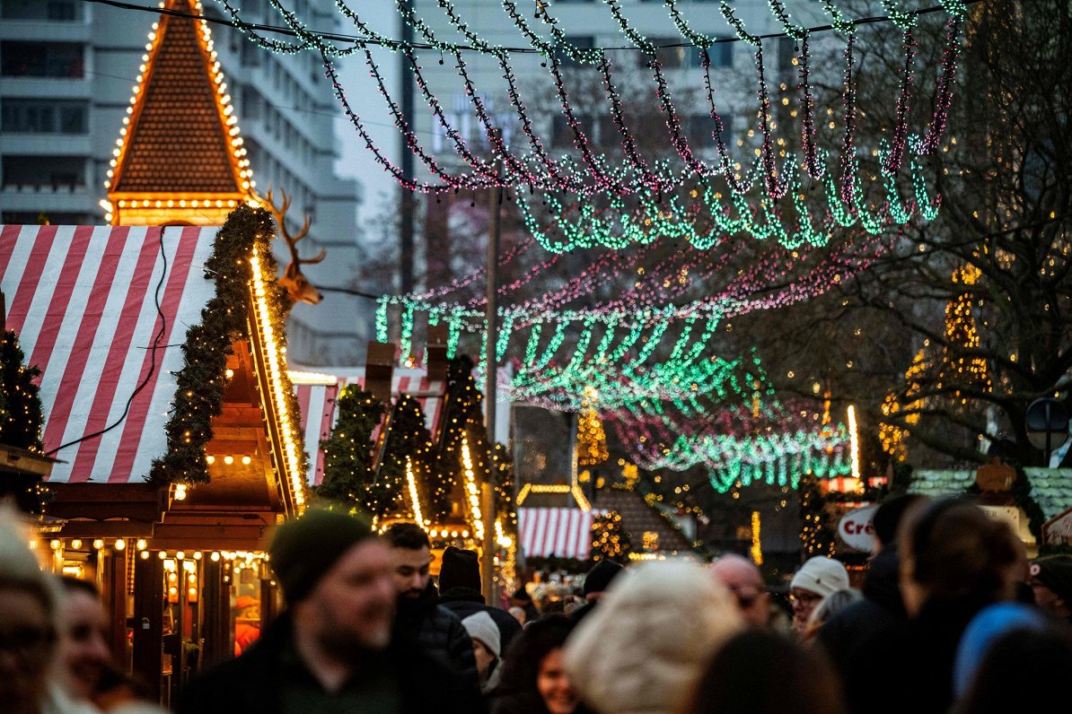 Ilustratīvs attēls: Ziemassvētku tirdziņš Vācijas galvaspilsētā Berlīnē