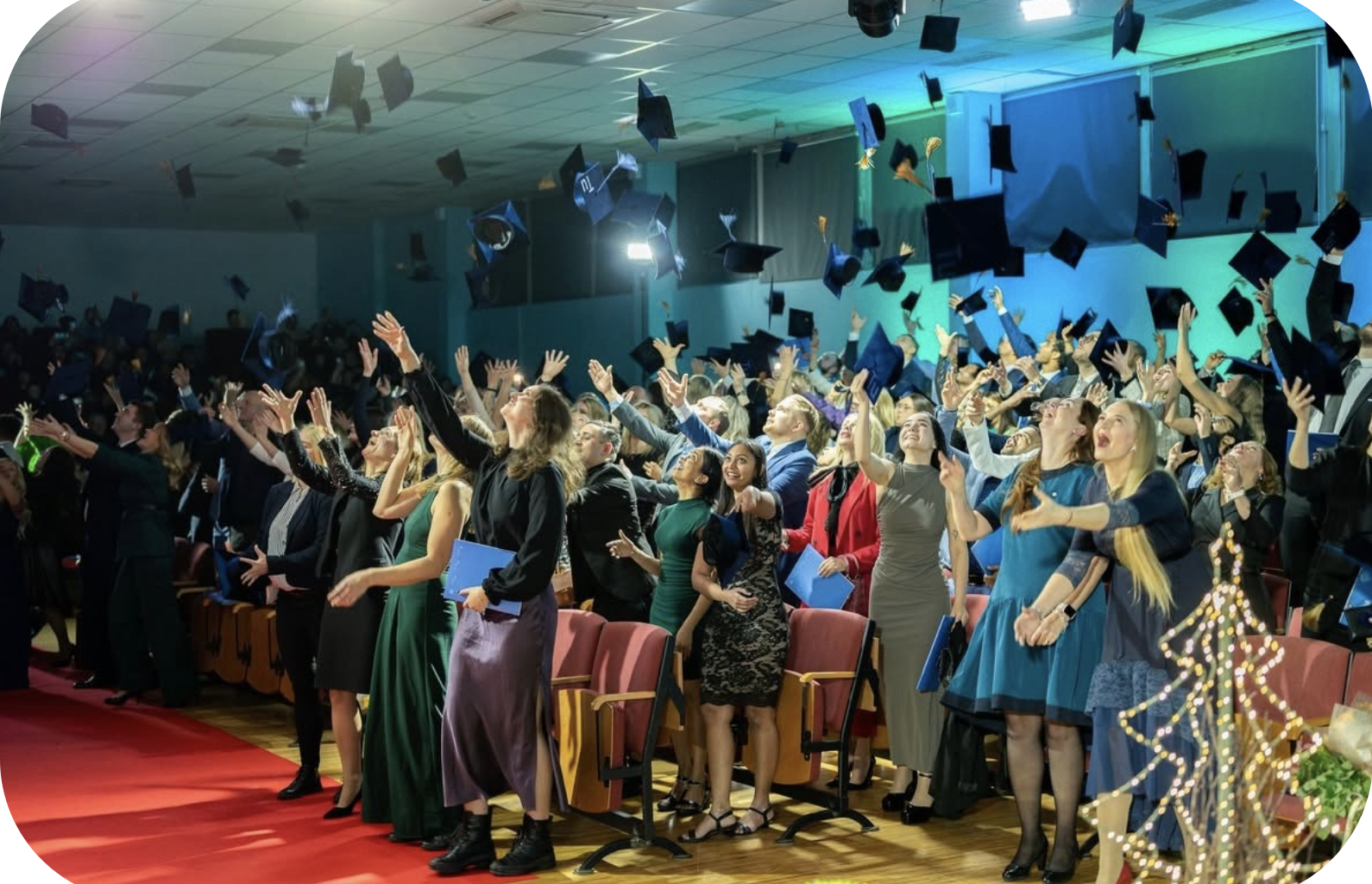 Ziemas izlaidumā suminās Biznesa augstskolas Turība 19 000. absolventu - 09.12.2025 - Jaunumi