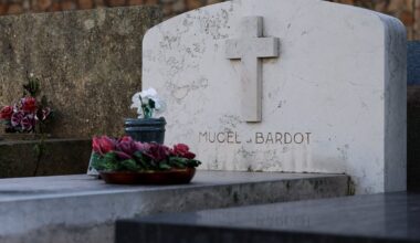 Bardo ģimenes kapi Sentropēzā