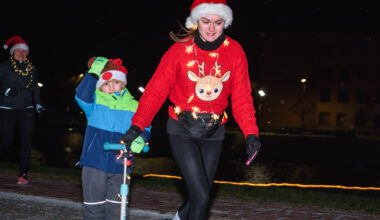 Labsirdības skrējiens pulcē ap 100 dalībnieku; ziedot bērniem ar kustību traucējumiem var līdz 6. janvārim