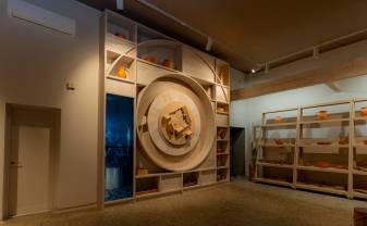 Tradīciju mājā atklās jaunu un mūsdienīgu ekspozīciju par amatniecību un dzīvesziņu Tradīciju mājā atklās jaunu un mūsdienīgu ekspozīciju par amatniecību un dzīvesziņu