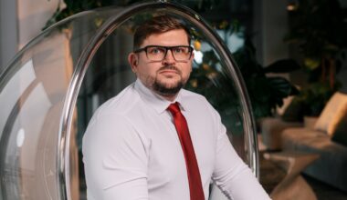 Tarifu haoss, zelta renesanse un lomu maiņas darba tirgū – 5 galvenās 2025. gada atziņas