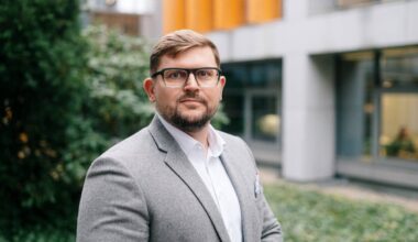 ASV ekonomikas rādītājos vērojama izaugsmes bremzēšanās; eirozonā – stabilitāte