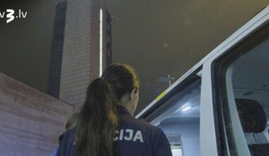 Agresīva jauniete veikalā Rīgā piekauj mazu meiteni