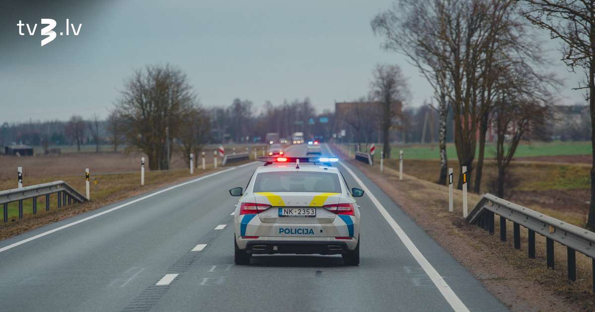 Cēsu novadā policija aptur desmitgadīgu šoferi ar piedzērušos tēvu pasažiera sēdeklī