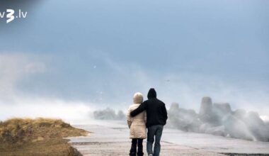 Latvijai tuvojas vētra, kas var radīt postījumus! Sinoptiķi izsludina oranžo brīdinājumu