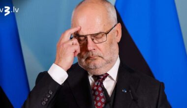 Igaunijas prezidenta Kazahstānas vizītes runā mīkstināta nostāja par karu Ukrainā; no amata atkāpjas vēstnieks