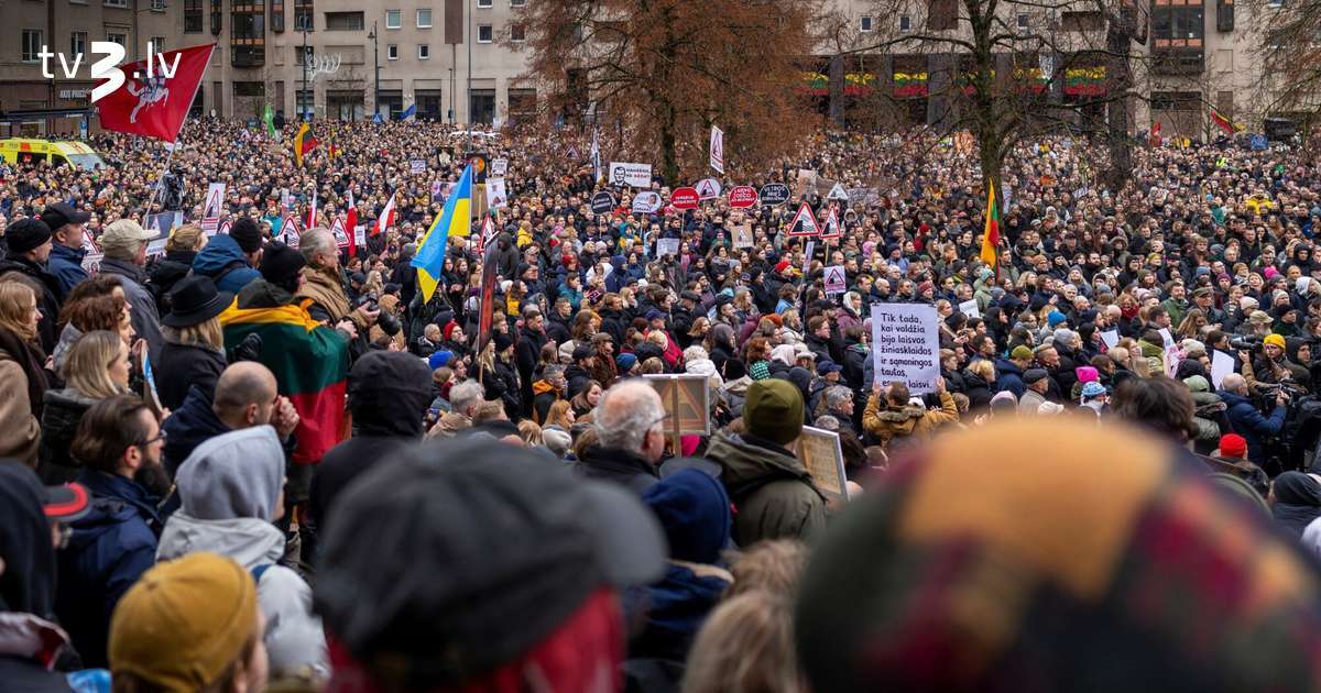 Lietuvā pēdējo gadu plašākais protests – 10 tūkstoši iestājas par sabiedriskā medija neatkarību