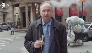 Džons Vilsons apvieno komēdiju un padomu sniegšanu, izejot Ņujorkas ielās