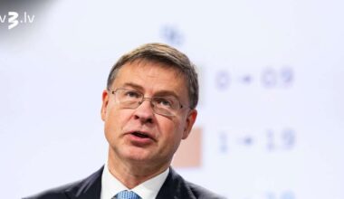“Mēs aizsargājam mazās valstis, nevis tās apdraudam,” Dombrovskis komentē Trampa izteikumus par Eiropu
