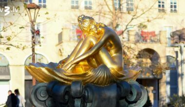 Bridžita Bardo tiks apglabāta pie jūras Sentropēzā