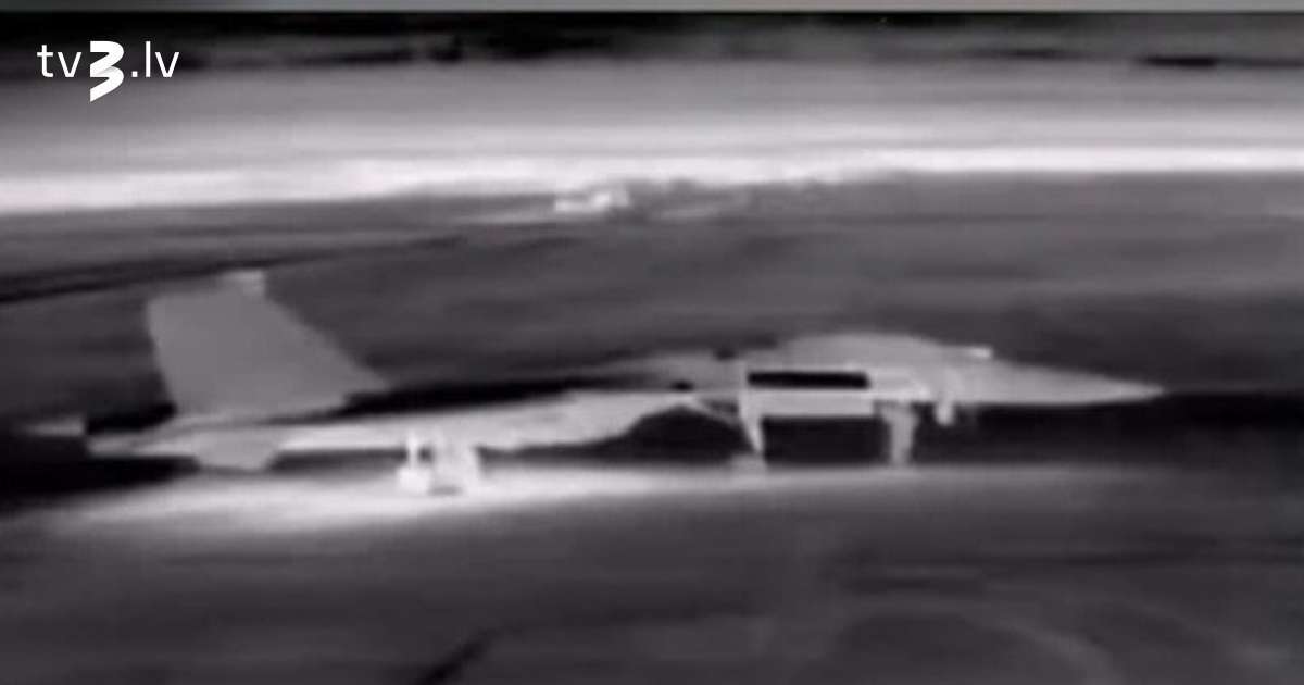 Ukrainas dronu triecienā Belbekas lidlaukam iznīcinātas divas krievu okupantu kara lidmašīnas Su-27