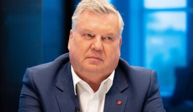 Atjauno politisko apvienību "Saskaņas centrs"