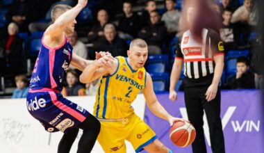 "Ventspils" sīvā cīņā pieveic "Rīgas Zeļļus"; valmieriešiem neveiksme starptautiskā spēlē