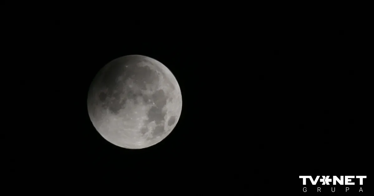 NASA atliek astronautu lidojumu apkārt Mēnesim