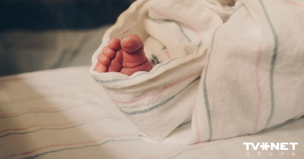 Publicēti 2025. gada populārākie jaundzimušo meiteņu un zēnu vārdi