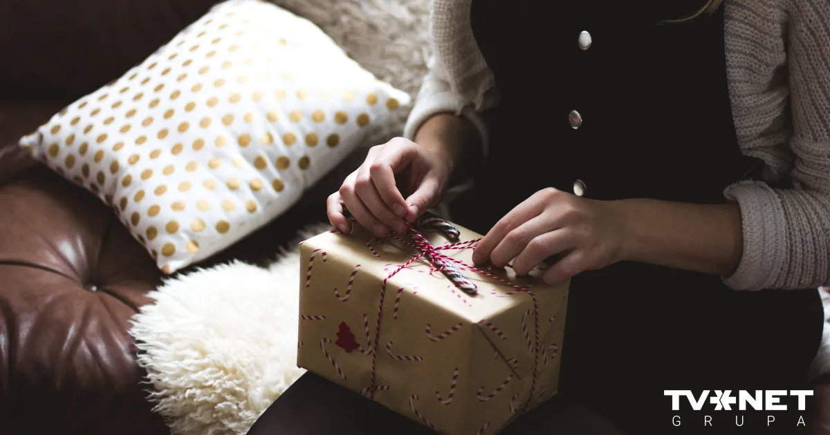 Cik procenti iedzīvotāju pēc svētkiem atdāvina dāvanas?