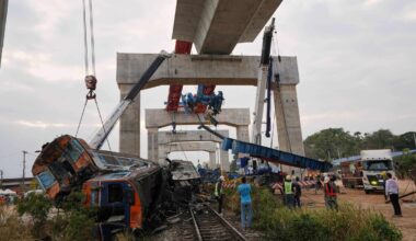 Taizemē dzelzceļa negadījumā bojā gājuši 29 cilvēki - Delfi