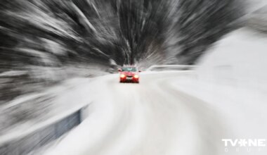 Aizvadītajā naktī notikušas 200 avārijas, vienā gājis bojā velosipēdists