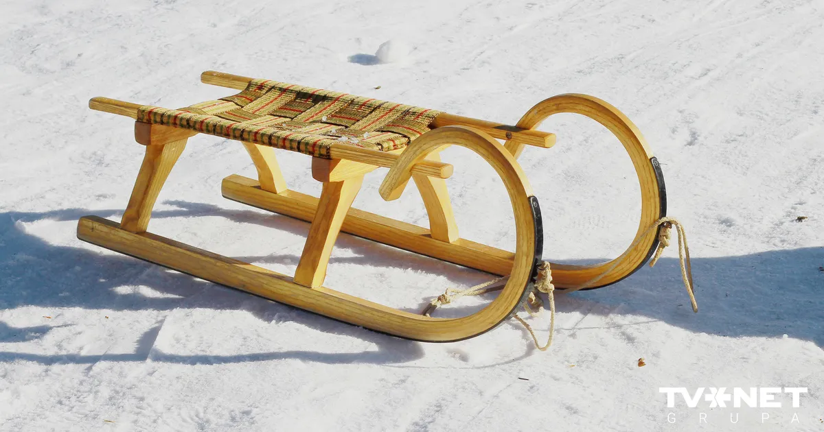 Bērnu slimnīcā vērsušies vairāki desmiti savainojušos bērnu