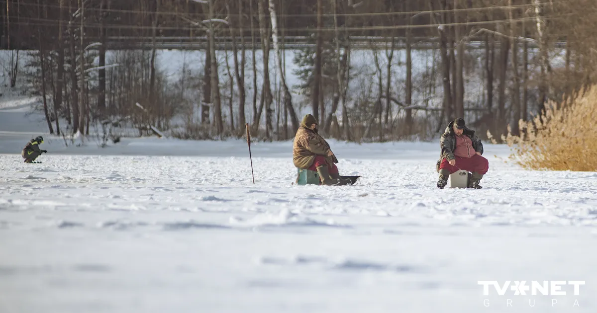 Krievijā aizturēti pieci latviešu zemledus makšķernieki, kuri netīšām šķērsojuši Igaunijas–Krievijas robežu