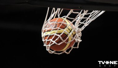 spēle tiek pārtraukta nepietiekama spēlētāju skaita dēļ