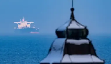 15 Krievijas "ēnu flotes" tankkuģi nomaina karogu, cenšoties apiet sankcijas