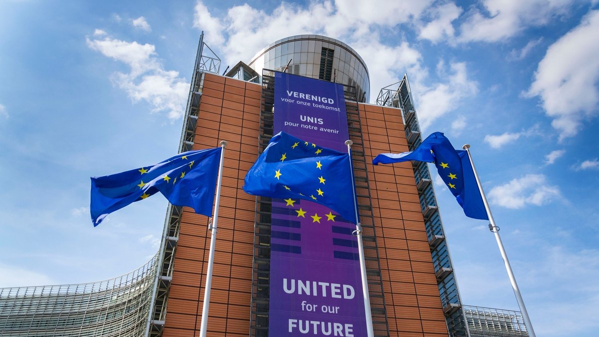 Informēs par aktualitātēm ES – sešās Latvijas pilsētās darbu sāks jauni centri