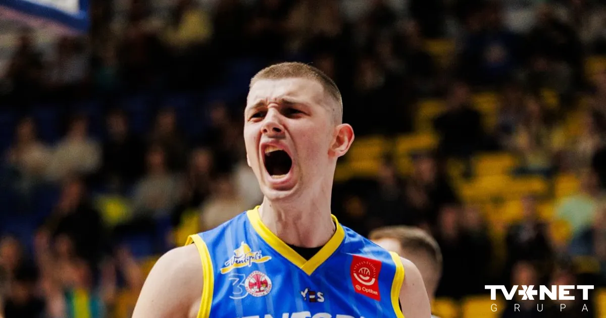 VIDEO ⟩ Ausējs ar fantastisku pēdējo sekunžu metienu ieved "Ventspils" komandu Latvijas kausa pusfinālā