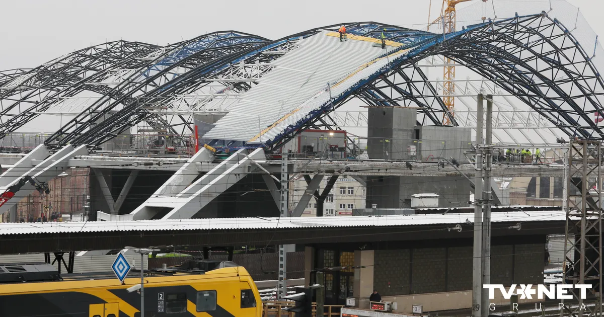 Kādas izmaiņas no šodienas stājas spēkā vilcienu un reģionālo autobusu kustības grafikā?