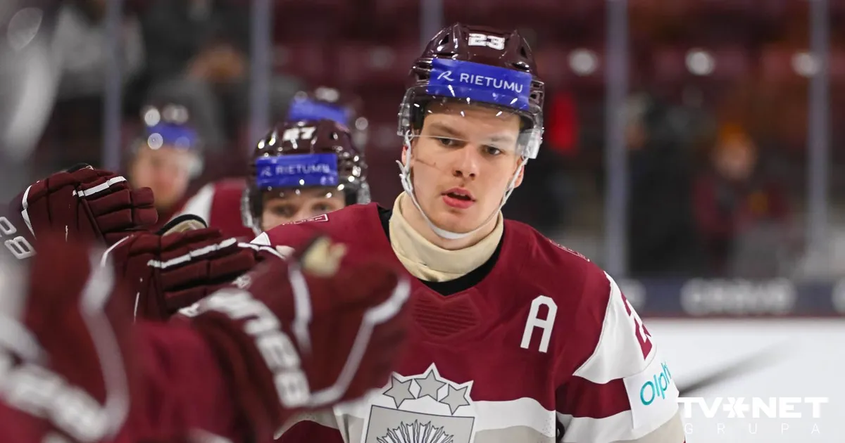 "Ļoti liels potenciāls". Latvijas hokeja dimants Šmits ceļ savu vērtību NHL draftā