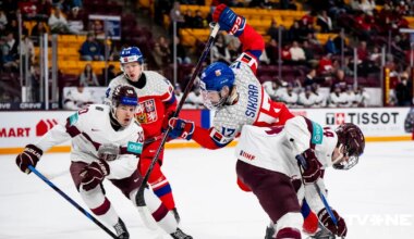 Latvijas U-20 hokejisti pirms PČ ceturtdaļfināla piedzīvo zaudējumu